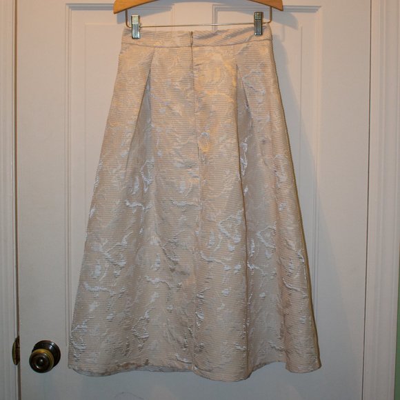 ASTR The Label High-Rise Midi Skirt in Cream. - Picture 2 of 4